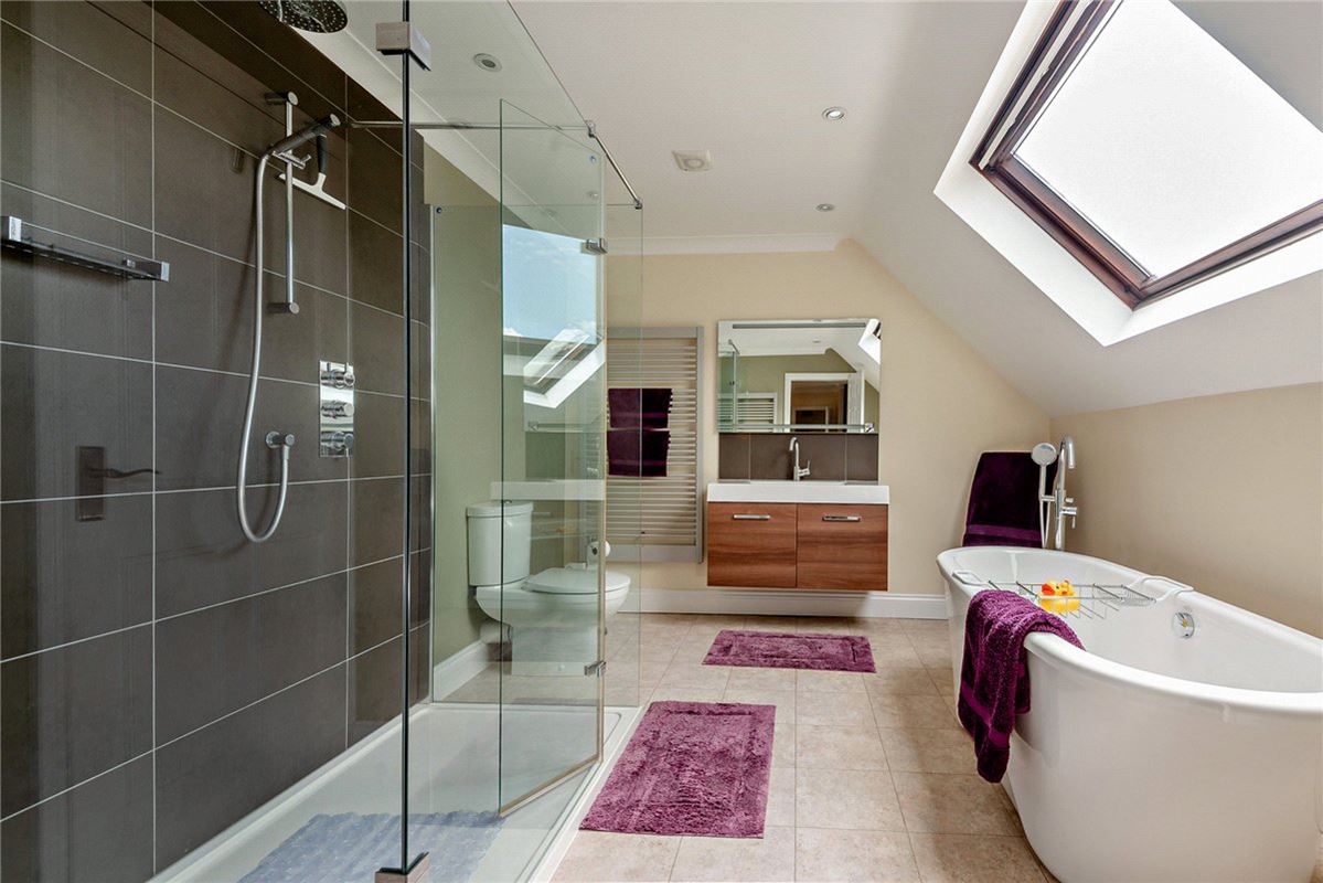 4 bedroom house, Crookham Common Road, Crookham Common RG19 - Available