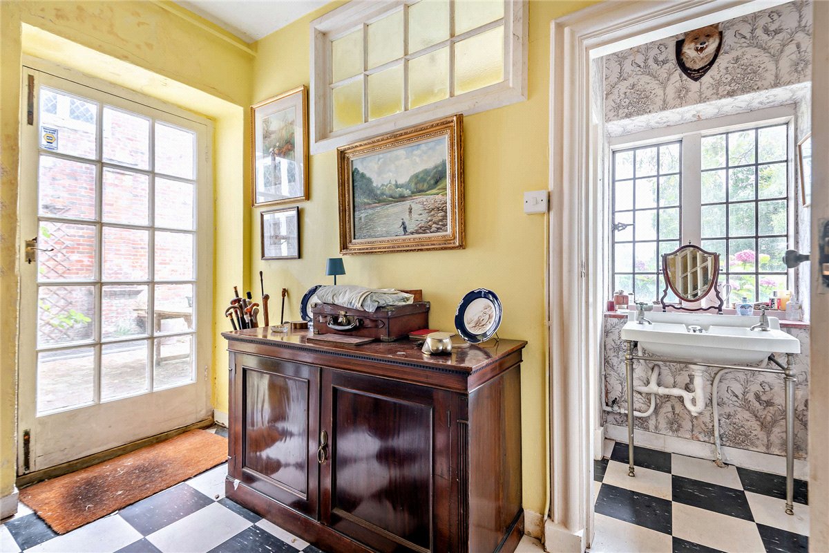 7 bedroom house, Burys Bank Road, Greenham RG19 - Sold STC