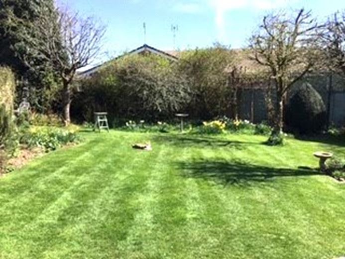 3 bedroom house, The Dell, Vernham Dean SP11 - Available