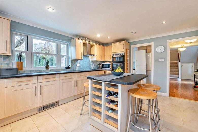 5 bedroom house, Boxford, Newbury RG20 - Available