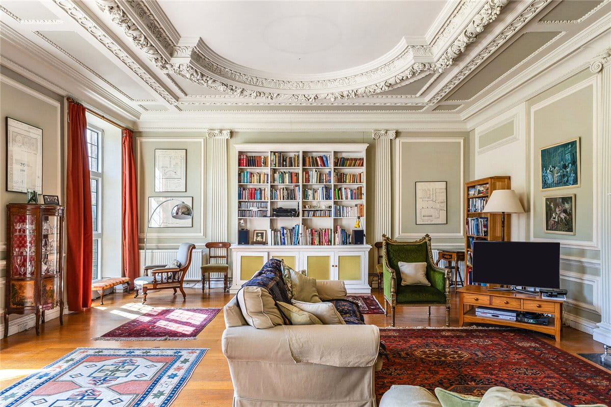 5 bedroom house, Stockcross, Newbury RG20 - Available