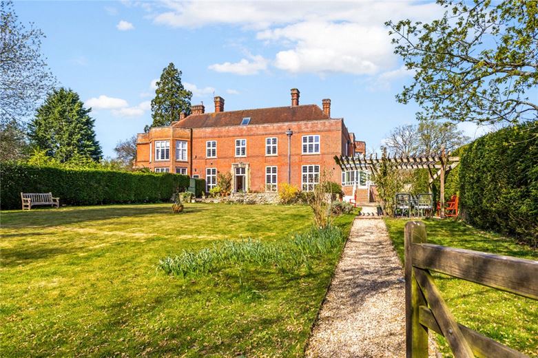 5 bedroom house, Stockcross, Newbury RG20 - Available