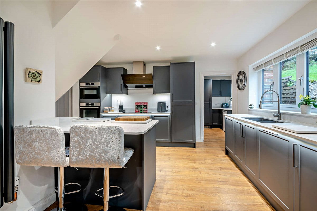 4 bedroom house, Crookham Hill, Crookham Common RG19 - Available