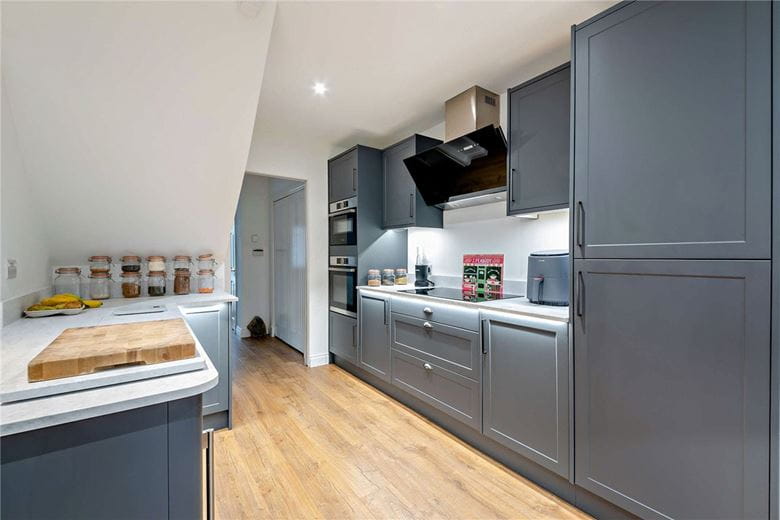 4 bedroom house, Crookham Hill, Crookham Common RG19 - Available