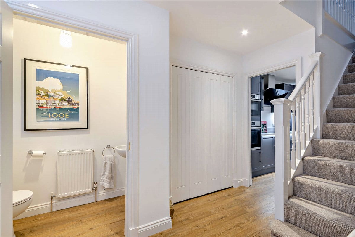 4 bedroom house, Crookham Hill, Crookham Common RG19 - Available