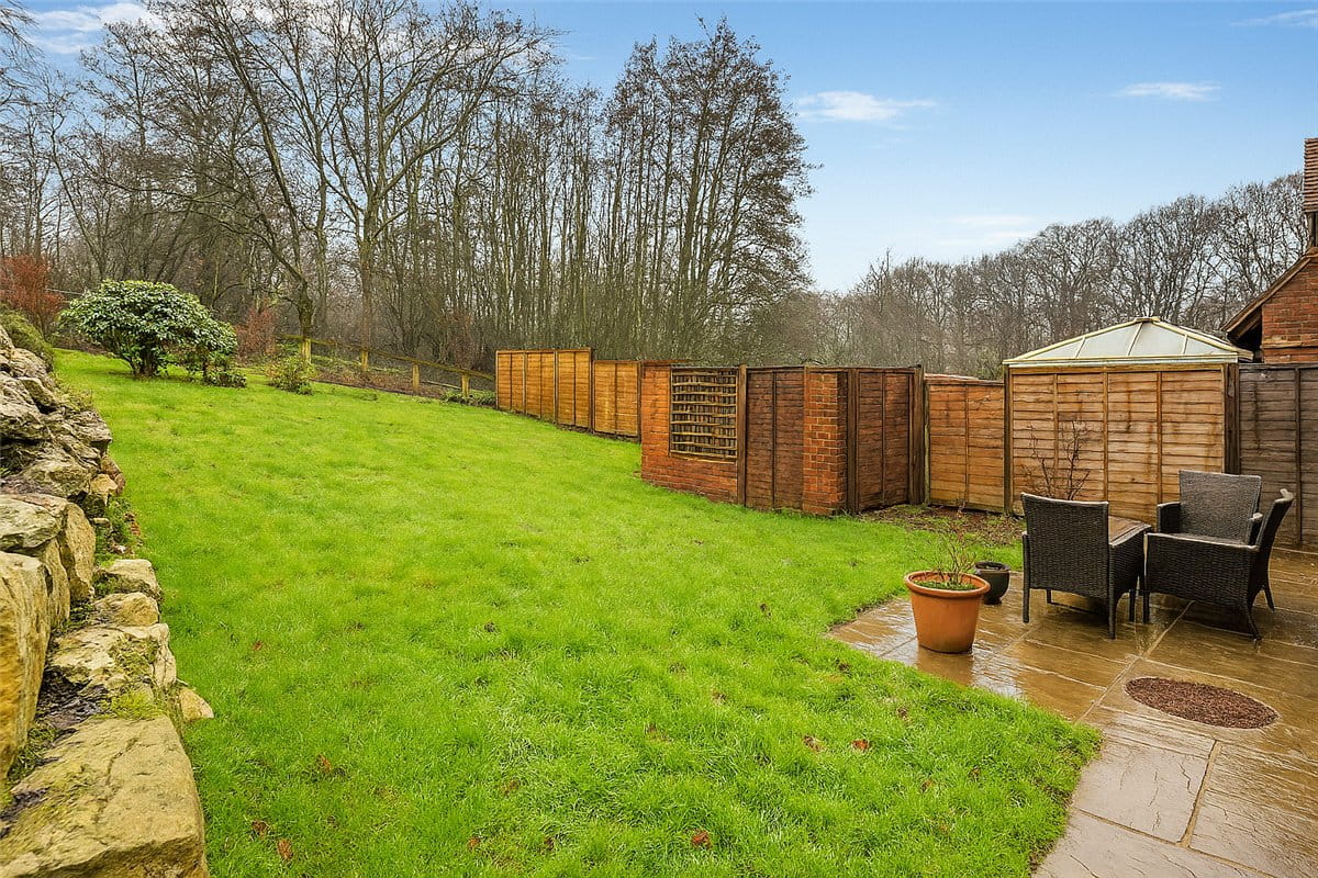 4 bedroom house, Crookham Hill, Crookham Common RG19 - Available