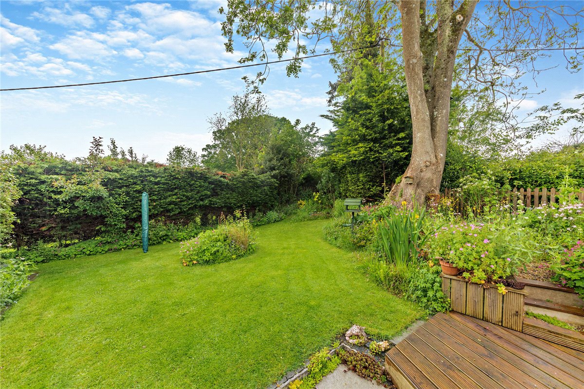 3 bedroom bungalow, Heath End, Newbury RG20 - Available