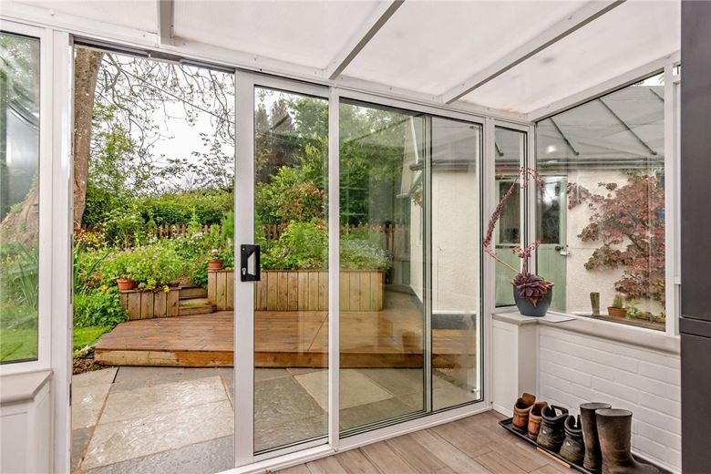 3 bedroom bungalow, Heath End, Newbury RG20 - Available