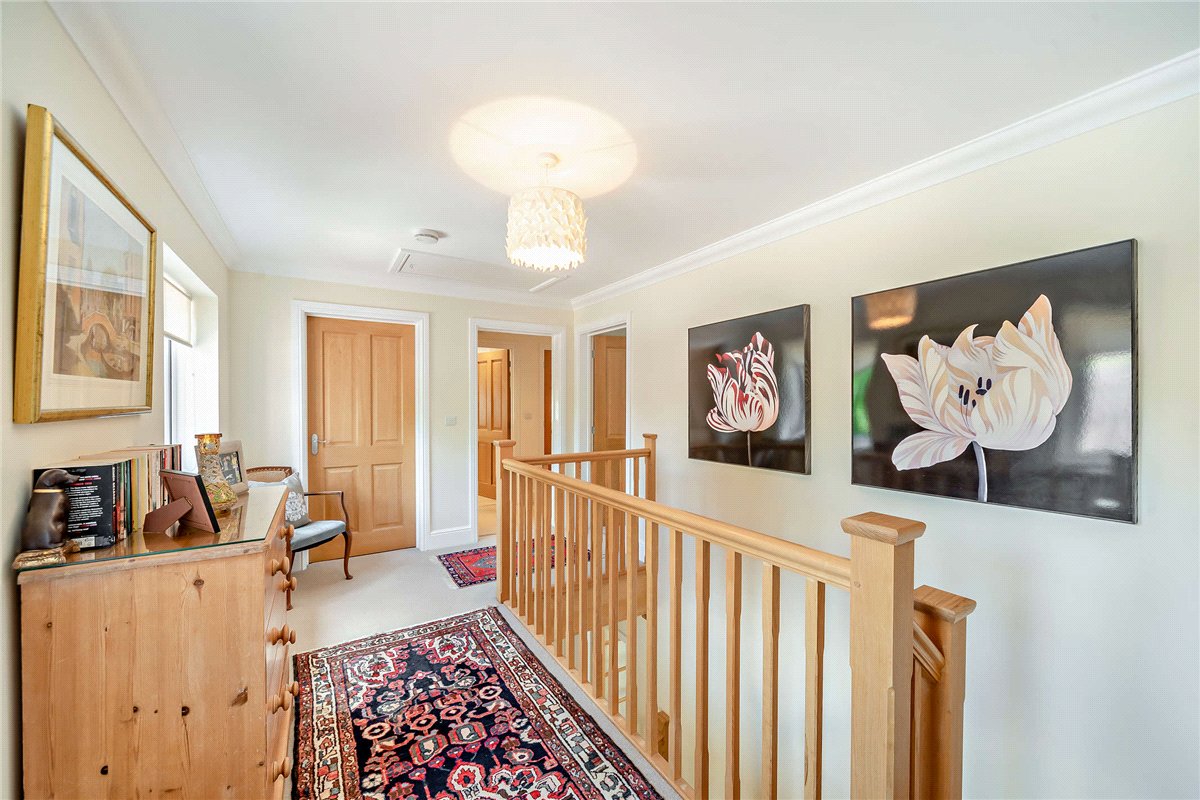 5 bedroom house, Yattendon Road, Hermitage RG18 - Available