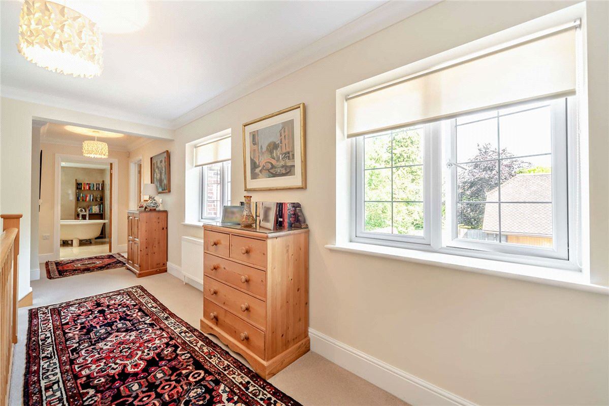 5 bedroom house, Yattendon Road, Hermitage RG18 - Available