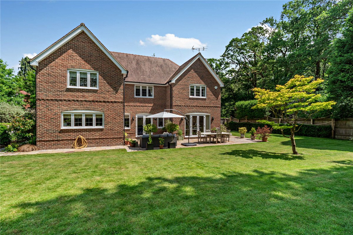 5 bedroom house, Yattendon Road, Hermitage RG18 - Available