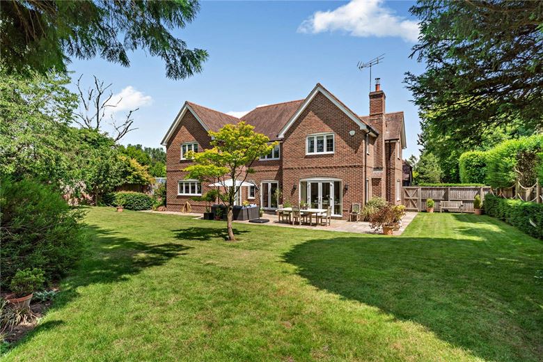 5 bedroom house, Yattendon Road, Hermitage RG18 - Available