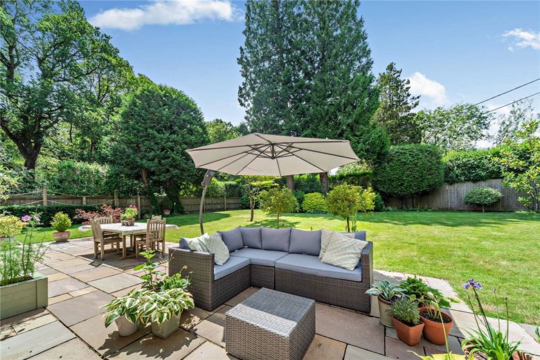 5 bedroom house, Yattendon Road, Hermitage RG18 - Available