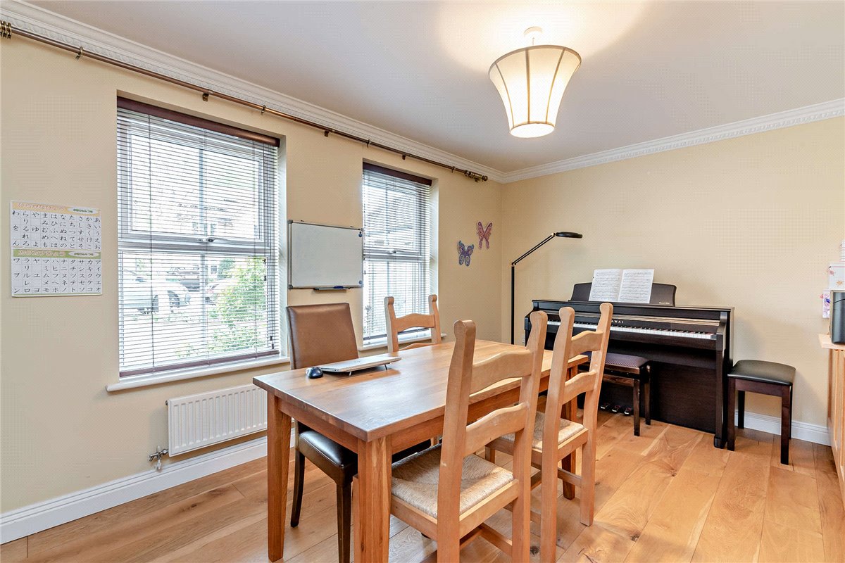 5 bedroom house, Spring Gardens, Newbury RG20 - Sold STC