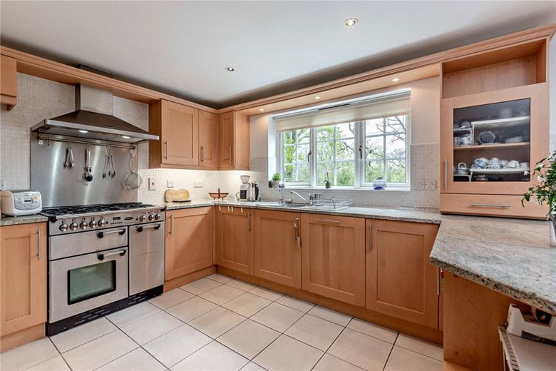 5 bedroom house, Spring Gardens, Newbury RG20 - Available