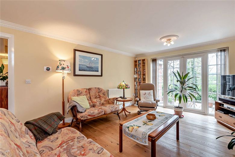 5 bedroom house, Spring Gardens, Newbury RG20 - Available