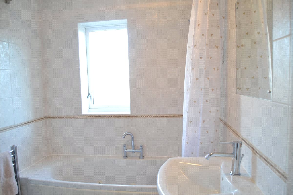 3 bedroom house, Woolton Hill, Newbury RG20 - Available