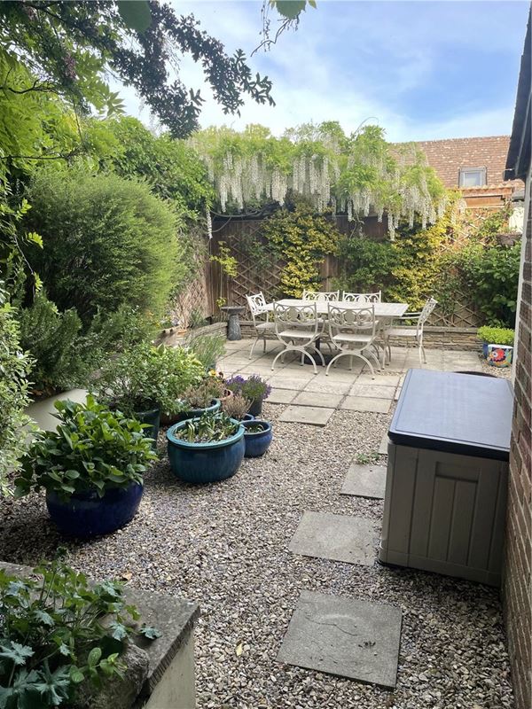 2 bedroom bungalow, Ridgeway Close, Hermitage RG18 - Sold STC