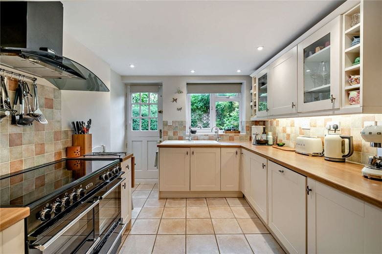 2 bedroom bungalow, Ridgeway Close, Hermitage RG18 - Sold STC