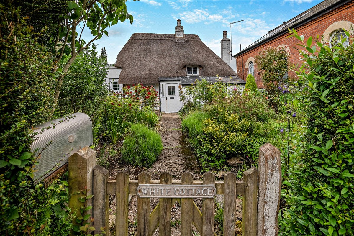 1 bedroom house, The Thicket, Leckhampstead RG20 - Sold STC