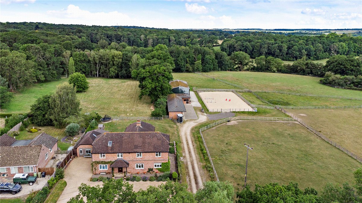 3.2 acres House, Wickham Heath, Newbury RG20 - Sold STC