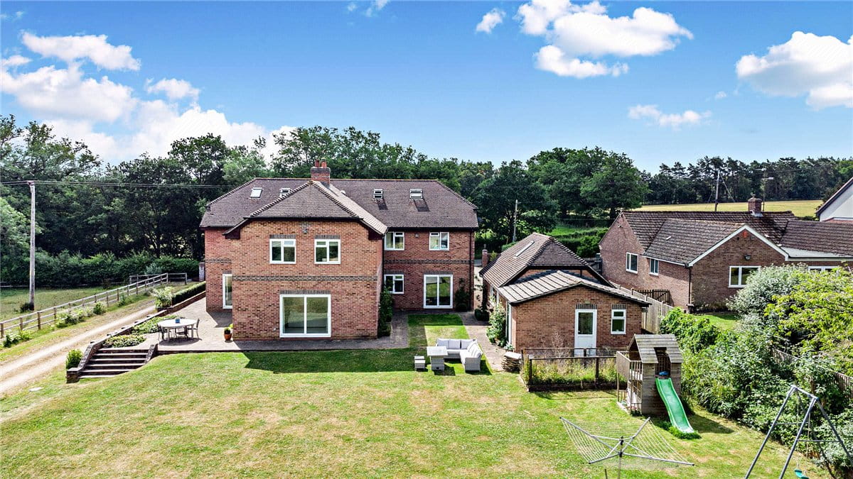 3.2 acres House, Wickham Heath, Newbury RG20 - Sold STC