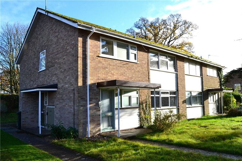 2 bedroom maisonette, Newbury, Berkshire RG14 - Sold STC