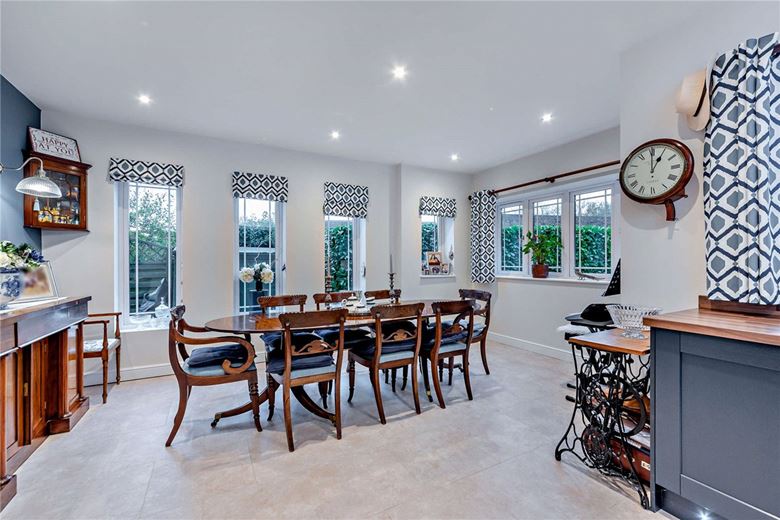 4 bedroom house, Hatch Close, Chapel Row RG7 - Sold STC