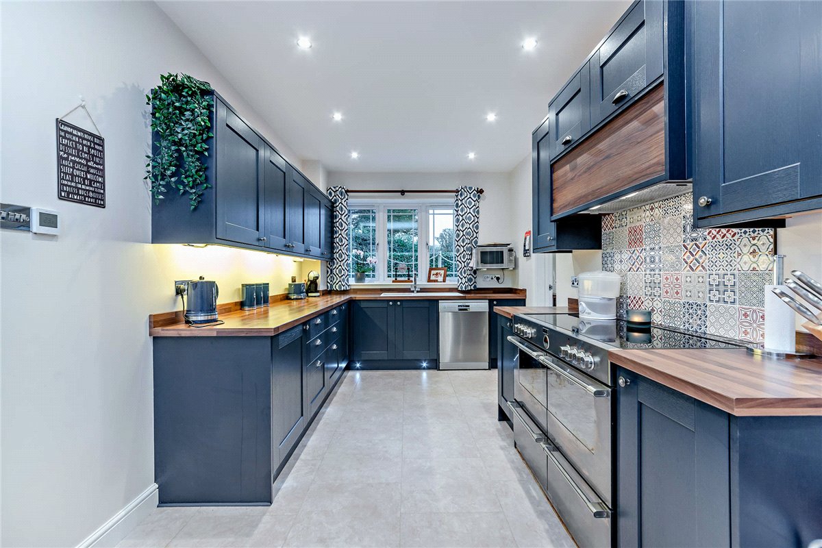 4 bedroom house, Hatch Close, Chapel Row RG7 - Sold STC