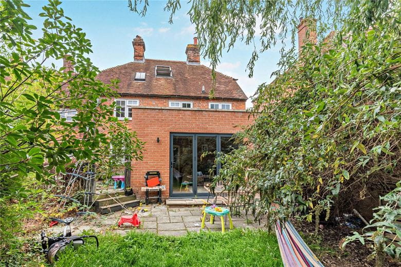 4 bedroom house, Cold Ash Hill, Cold Ash RG18 - Available