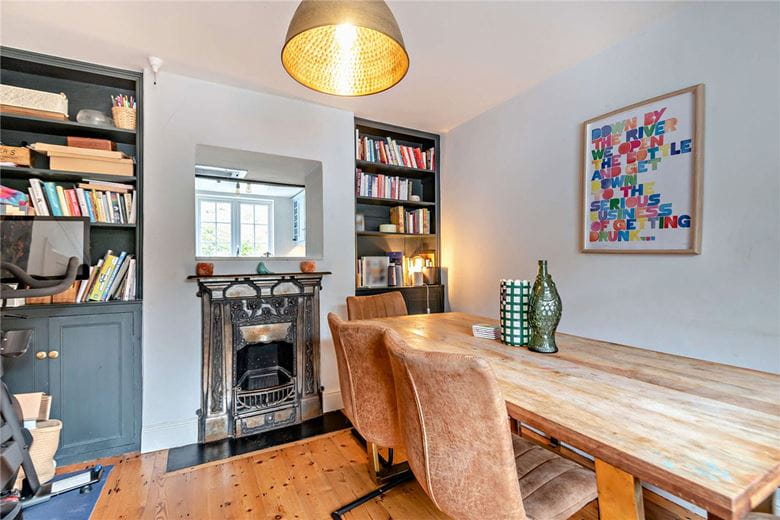 4 bedroom house, Cold Ash Hill, Cold Ash RG18 - Available