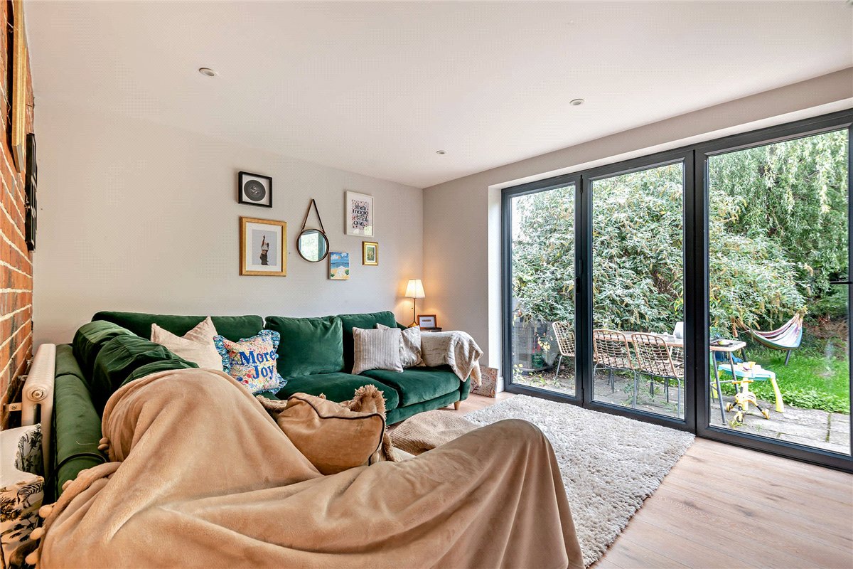 4 bedroom house, Cold Ash Hill, Cold Ash RG18 - Available