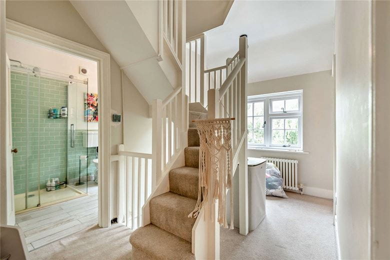 4 bedroom house, Cold Ash Hill, Cold Ash RG18 - Available