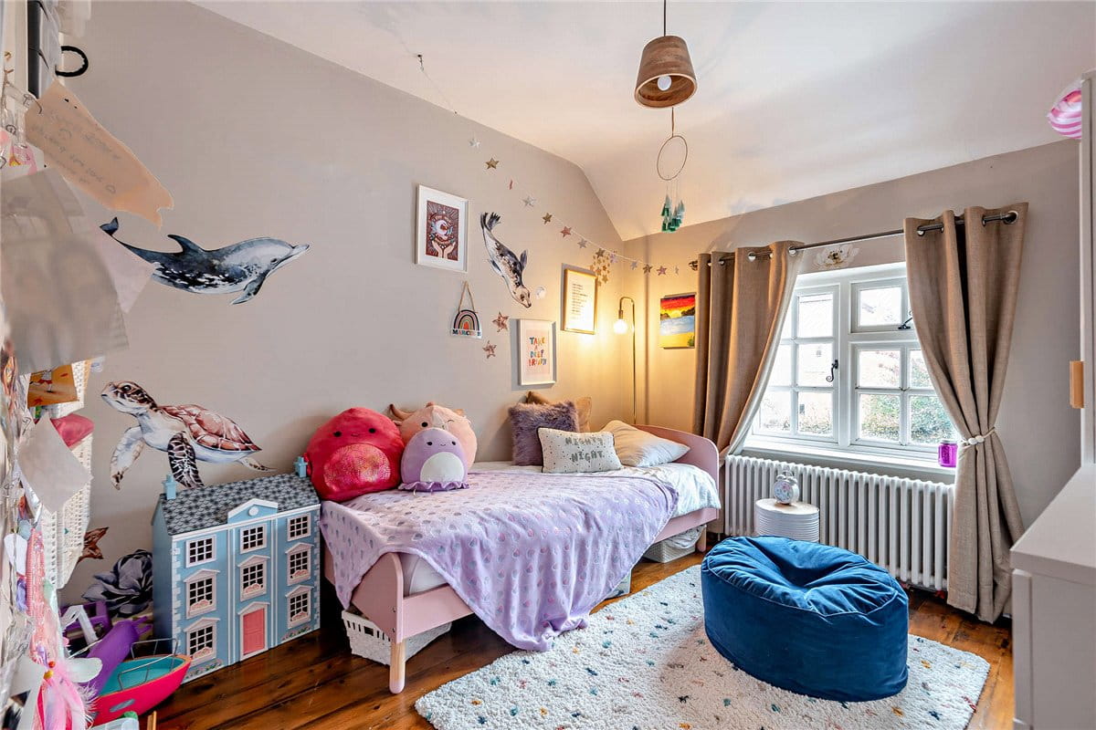 4 bedroom house, Cold Ash Hill, Cold Ash RG18 - Available