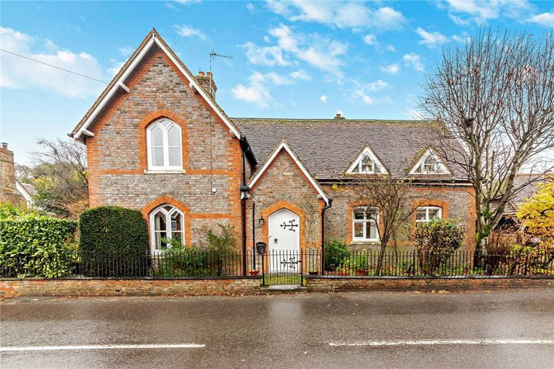 4 bedroom house, High Street, Chieveley RG20 - Available