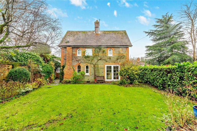 4 bedroom house, High Street, Chieveley RG20 - Available