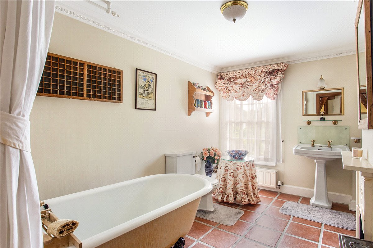 6 bedroom house, Eastbury, Hungerford RG17 - Available