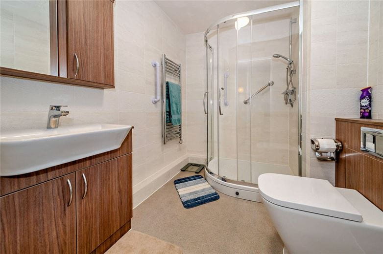 2 bedroom flat, West Street, Newbury RG14 - Available