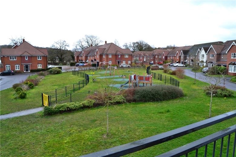 2 bedroom flat, Hermitage Green, Hermitage RG18 - Sold STC