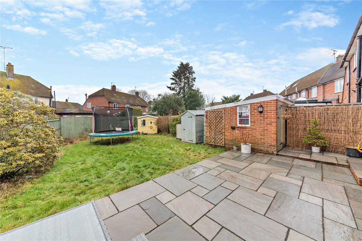 3 bedroom house, Cherry Close, Newbury RG14 - Sold STC