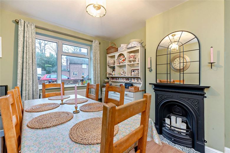 3 bedroom house, Cherry Close, Newbury RG14 - Sold STC