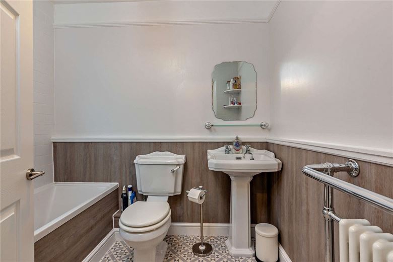 3 bedroom house, Cherry Close, Newbury RG14 - Sold STC