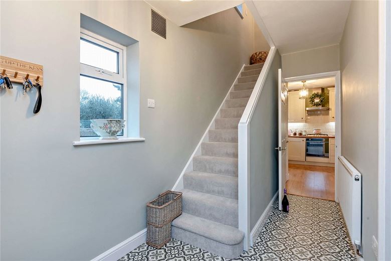 3 bedroom house, Cherry Close, Newbury RG14 - Sold STC