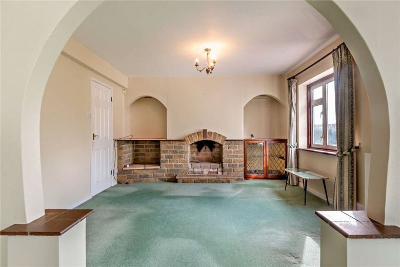 3 bedroom house, Gravelly Close, North End RG20 - Available