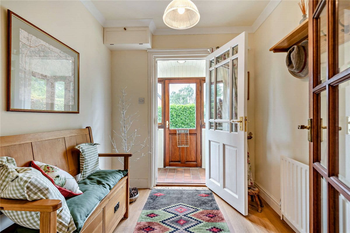 5 bedroom bungalow, Long Grove, Upper Bucklebury RG7 - Available