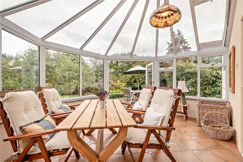 5 bedroom bungalow, Long Grove, Upper Bucklebury RG7 - Available