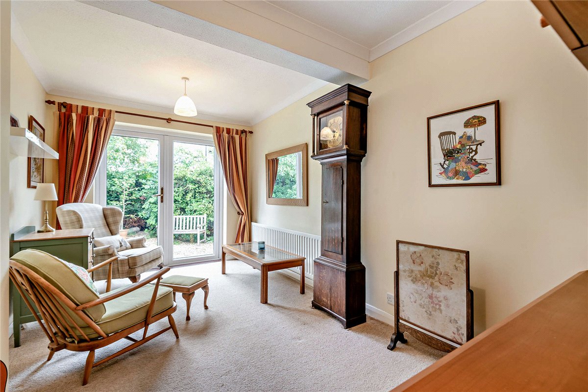 5 bedroom bungalow, Long Grove, Upper Bucklebury RG7 - Available