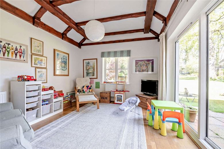 5 bedroom house, Oak Close, Baughurst RG26 - Available