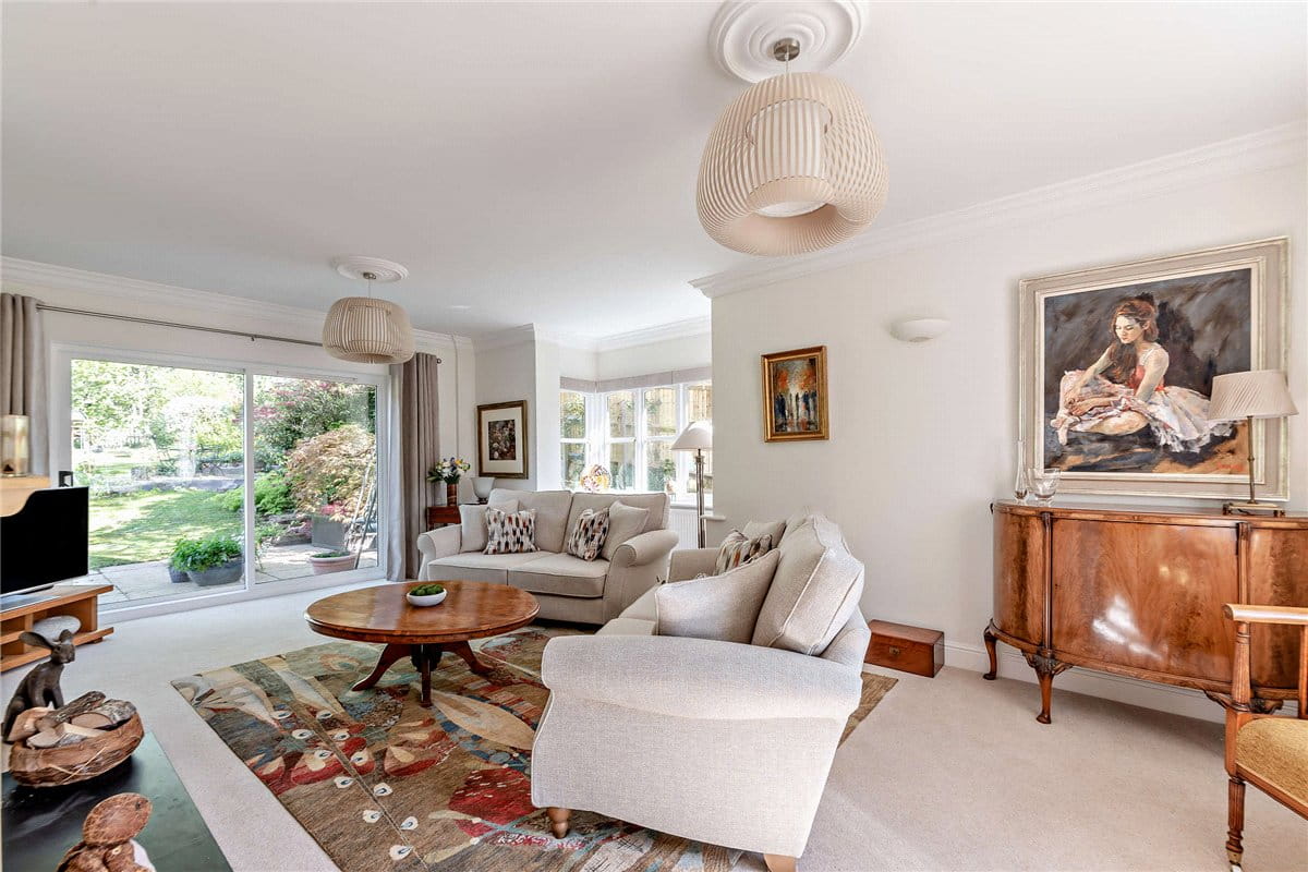 5 bedroom house, Oak Close, Baughurst RG26 - Available