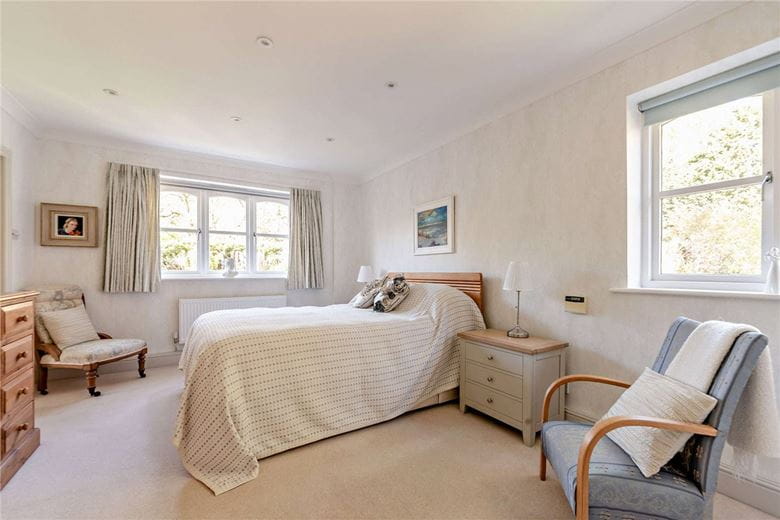 5 bedroom house, Oak Close, Baughurst RG26 - Available